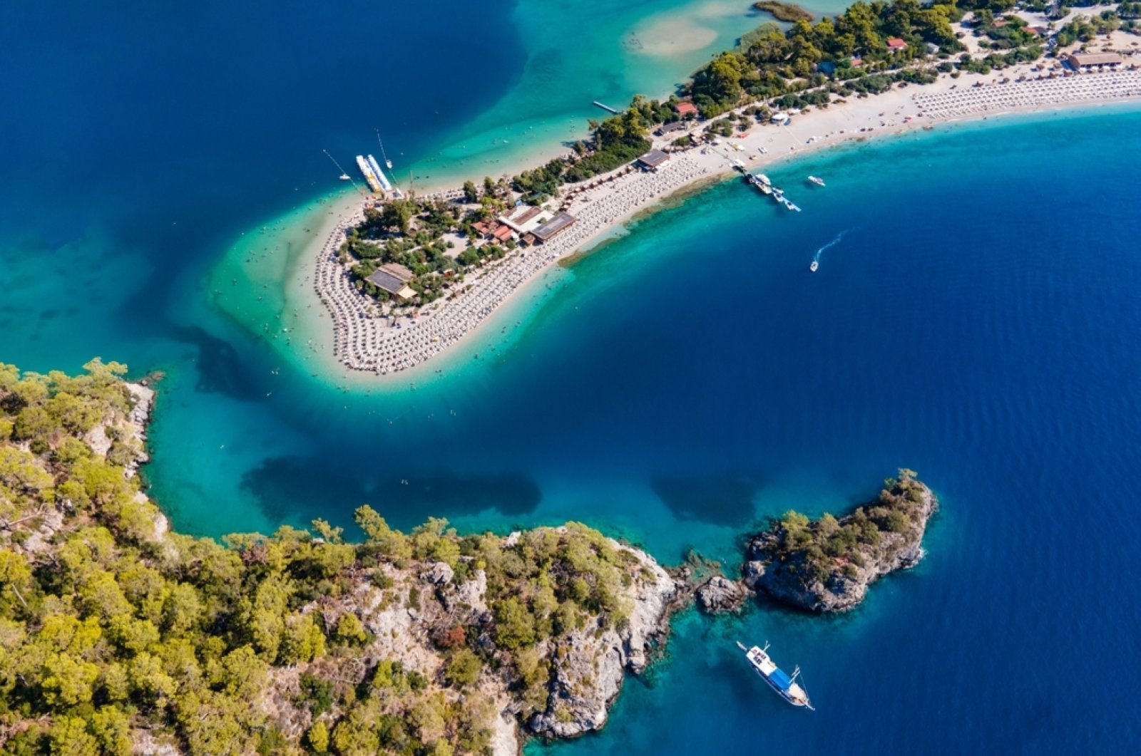 Türkiye'nin mavi Ölüdeniz Gölü dünyanın en iyi plajları arasında yer aldı