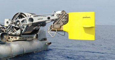 The beyond-the-horizon submarine defense sonar system DÜFAS (R) is seen in an unspecified location. (Courtesy of Aselsan)