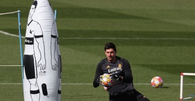 Real Madrid's Belgian goalkeeper Thibaut Courtois trains on the eve of the UEFA Champions League last 16 second leg, Valdebebas, Madrid, Spain, March 5, 2024. (AFP Photo)