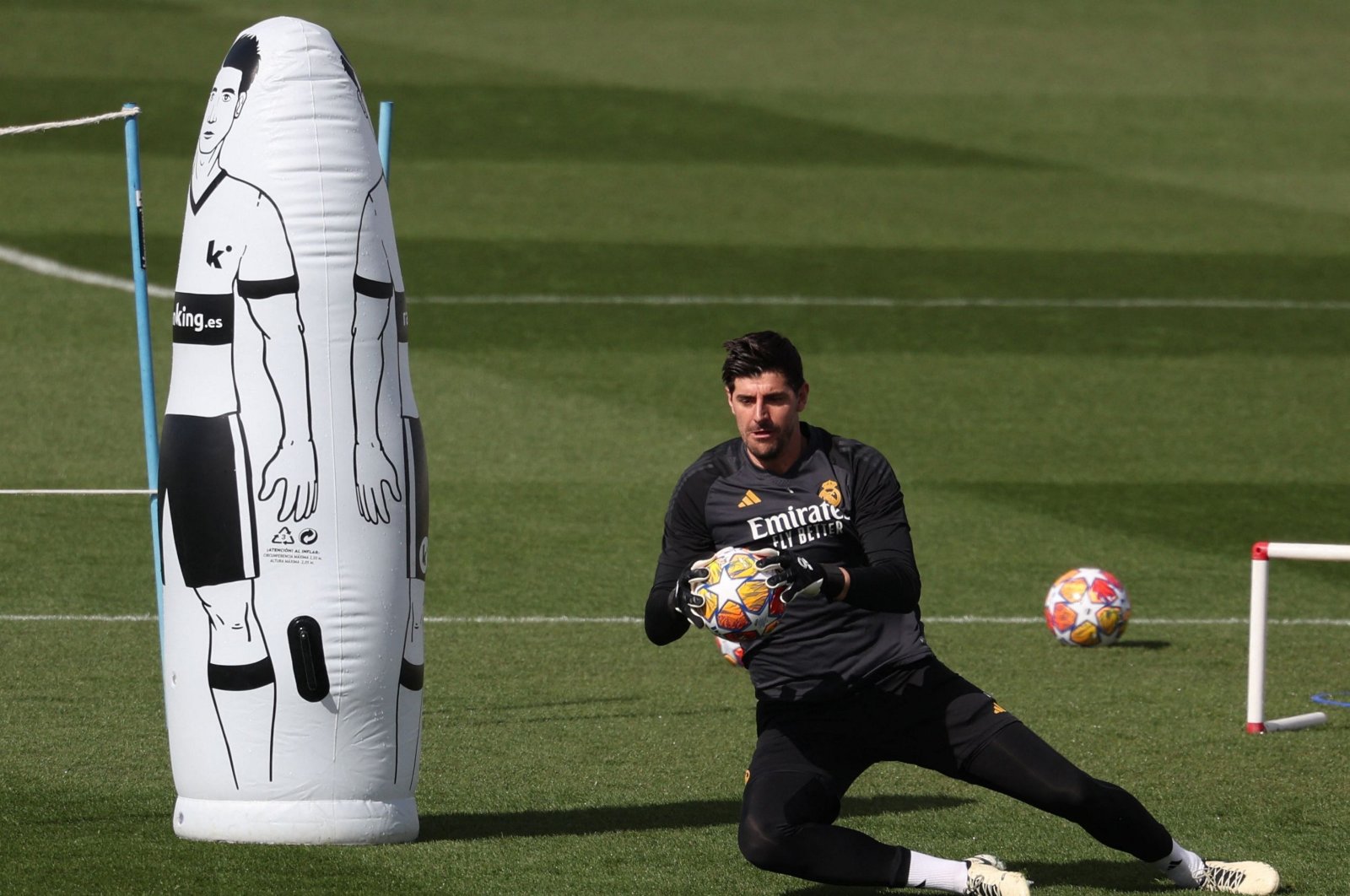 Real Madrid&#039;s Belgian goalkeeper Thibaut Courtois trains on the eve of the UEFA Champions League last 16 second leg, Valdebebas, Madrid, Spain, March 5, 2024. (AFP Photo)