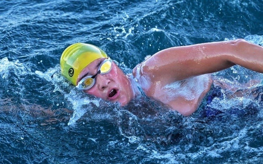 Turkish swimmer Aysu Türkoğlu in action while crossing the Cook Strait, New Zealand, March 20, 2024. (IHA Photo)