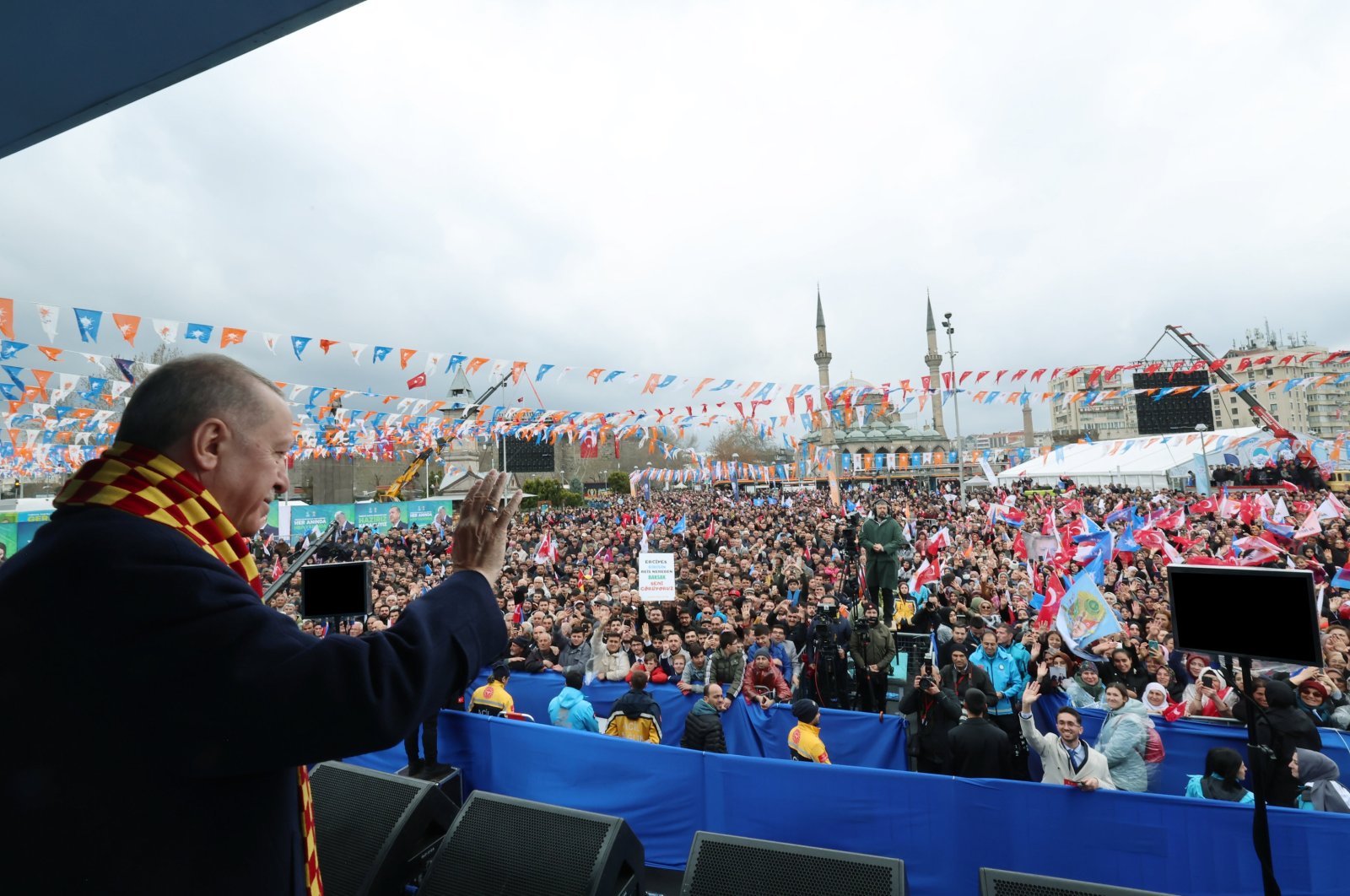 President Recep Tayyip Erdoğan waves at the crowd during a rally in central Kayseri province, Türkiye, March 21, 2024. (AA Photo)