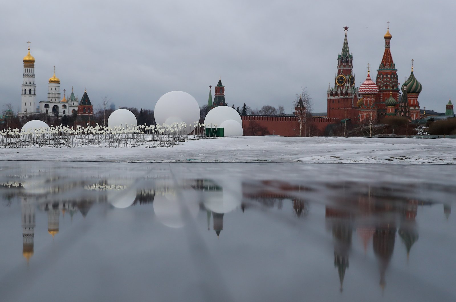 A general view of the Kremlin and St. Basil’s Cathedral from Zaryadye Park, central Moscow, Russia, Feb. 3, 2020. (Reuters Photo)