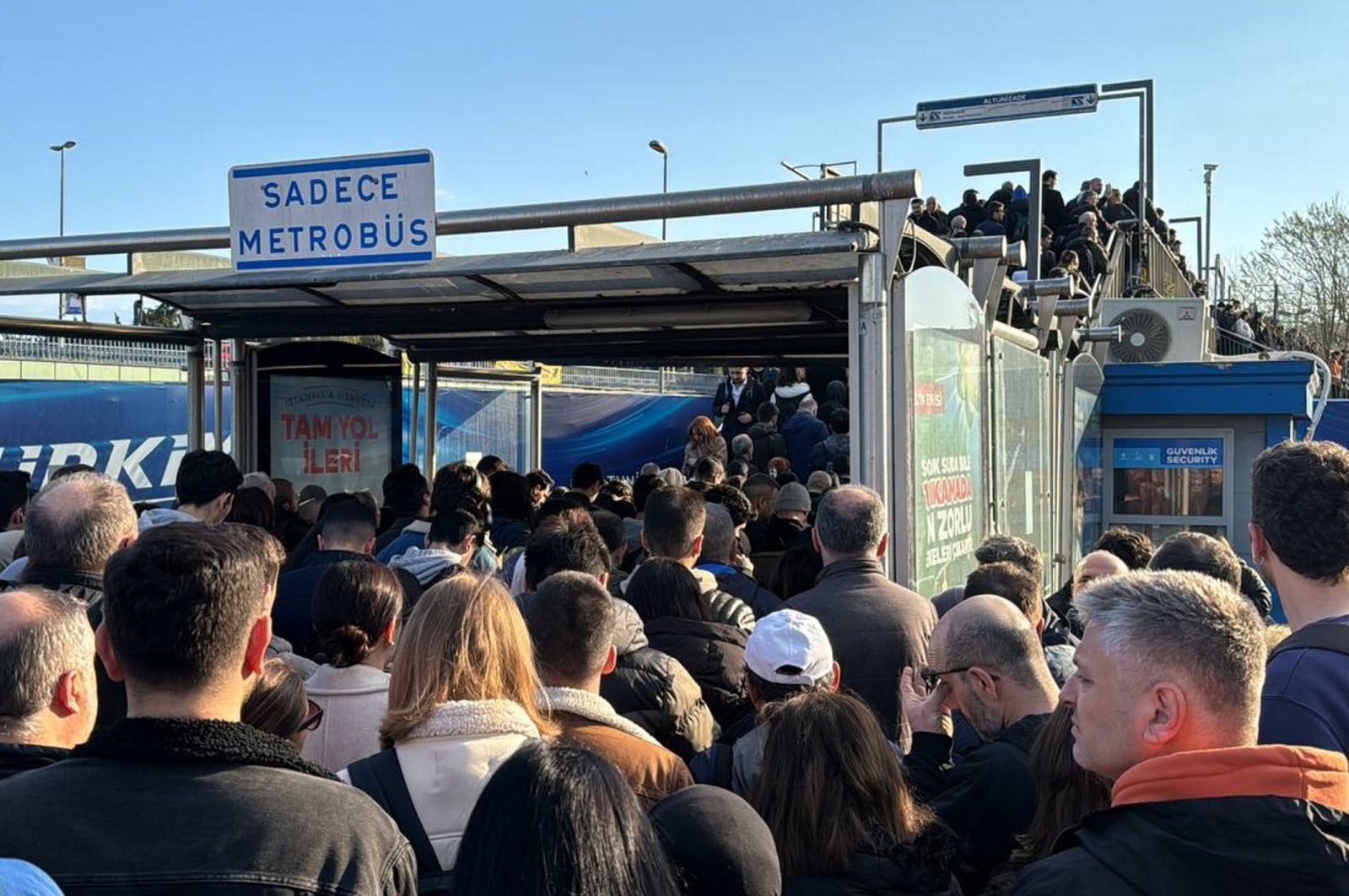 Congestion is seen at the Altunizade stop due to the malfunction of a Metrobus, Istanbul, Türkiye, on March 25, 2024. (AA Photo)