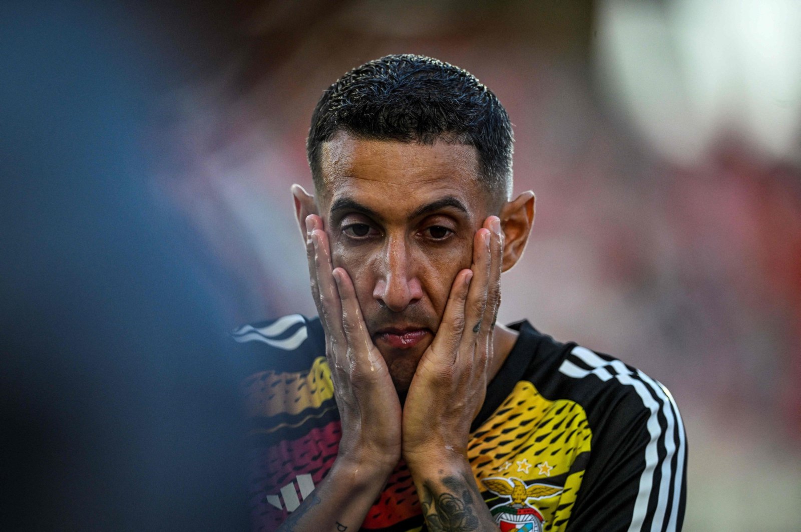 Benfica&#039;s Argentine forward Angel Di Maria at a warm-up before the Algarve Cup match against Al Nassr, Algarve stadium, Loule, Portugal, July 20, 2023. (AFP Photo)