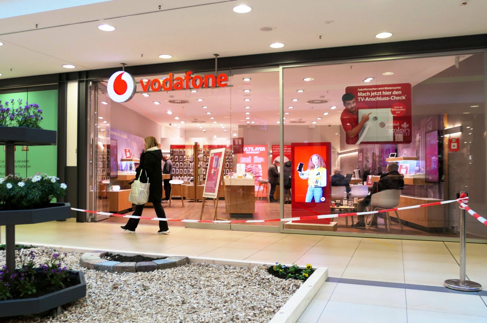 A Vodafone store is seen in a mall in Hannover, Germany, March 18, 2024. (Reuters Photo)