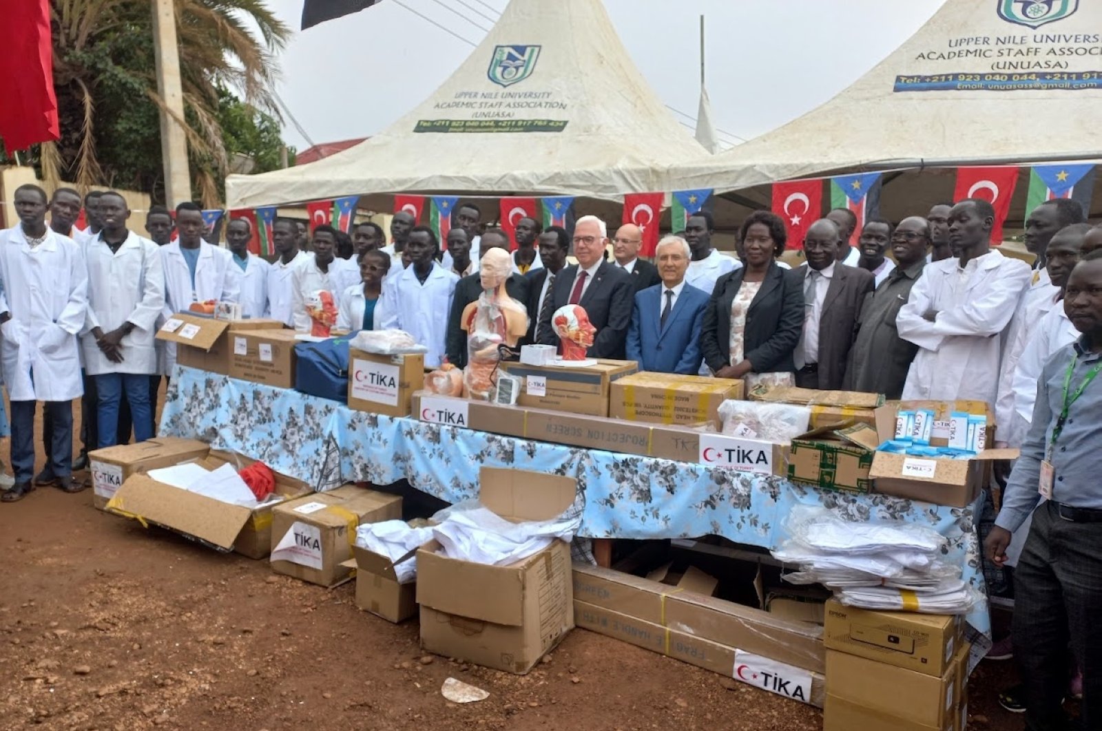 Türkiye, Güney Sudanlı öğrencilere tıbbi bağışlarla destek oluyor