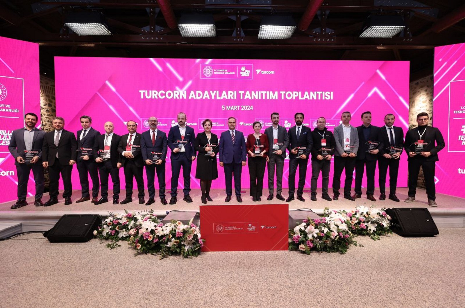 Industry and Technology Minister Mehmet Fatih Kacır (C) attends an event to unveil Türkiye&#039;s Turcorn candidates, Istanbul, Türkiye, March 5, 2024. (AA Photo)