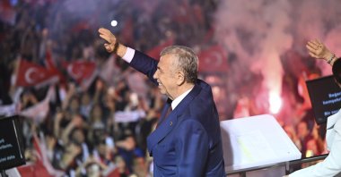 Ankara Metropolitan Municipality Mayor Mansur Yavaş greets supporters in Ankara, Türkiye, March 31, 2024. (AA Photo)