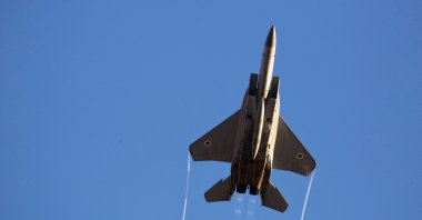 An Israeli air force F-15 fighter jet flies during an exhibition as part of a pilot graduation ceremony at the Hatzerim air base in southern Israel, June 26, 2014. (Reuters Photo)