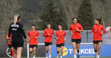 Turkish national women's football team players train ahead of the 2025 UEFA Women's European Championship Qualifiers, Istanbul, Türkiye, April 1, 2024. (IHA Photo)