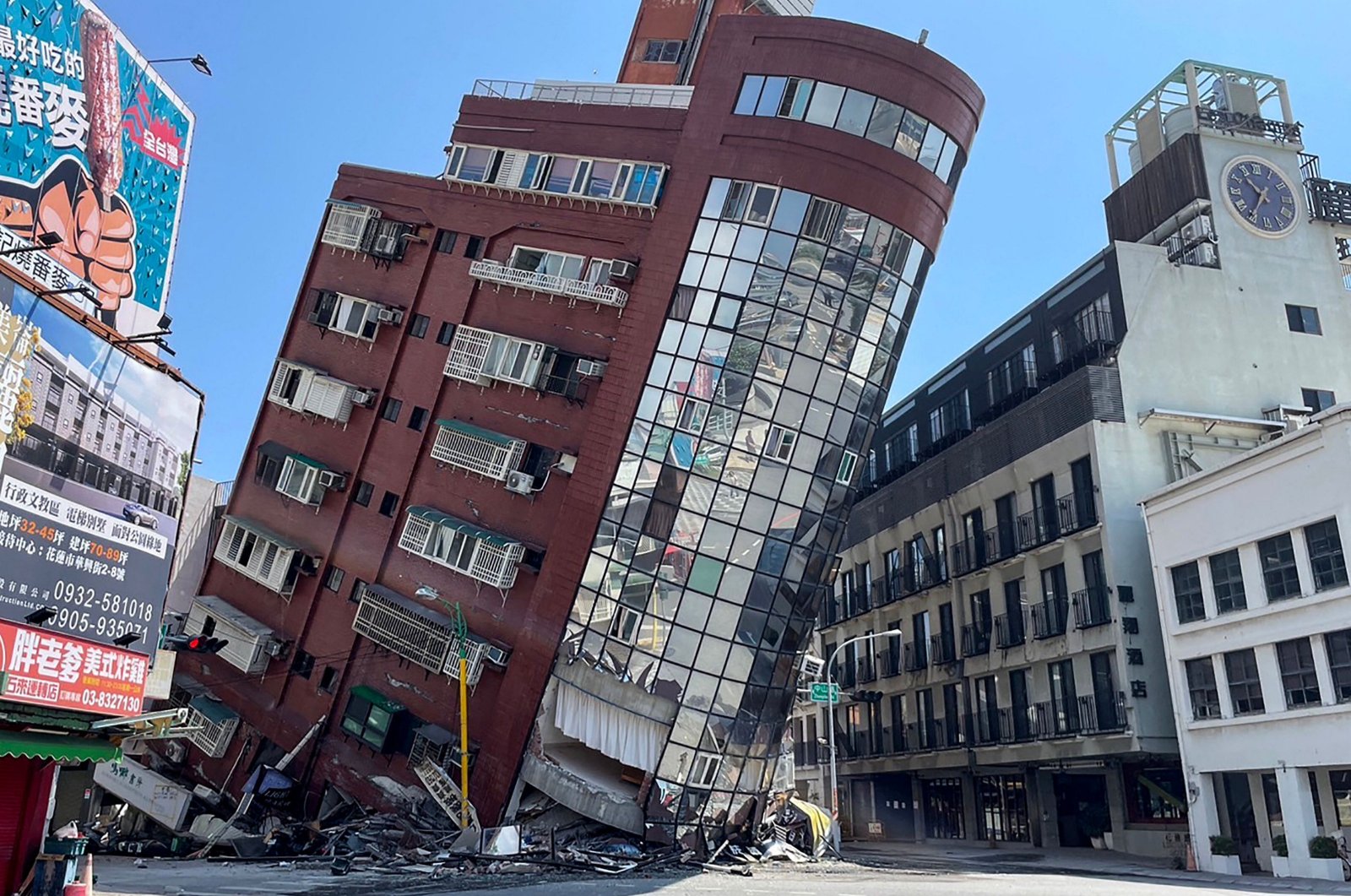 A building by a major earthquake in Hualien, eastern Taiwan, April 3, 2024. (AFP Photo)