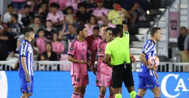 Inter Miami's David Ruiz (C) receives a red card during the second half against Monterrey in the first leg of the quarterfinals of the Concacaf Champions Cup at Chase Stadium, Miami, U.S., April 3, 2024. (AFP Photo)