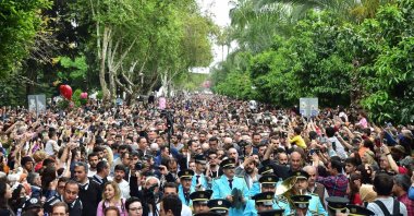 This file photo shows the procession at the International Orange Blossom Carnival, Adana, Türkiye. (Photo courtesy of the organization)
