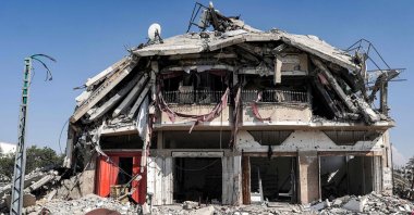 A partially collapsed building in Khan Yunis after Israel pulled its ground forces out of the southern Gaza Strip, Palestine, April 7, 2024. (AFP Photo)