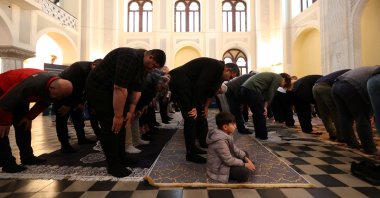 Turks and other Muslims attend prayers in the Yeni Mosque, which opened for the first time after more than a century, during Eid al-Fitr, Thessaloniki, Greece, April 10, 2024. (Reuters Photo)