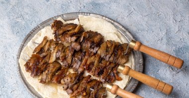 Cağ kebabı is a type of kebab made from lamb or goat meat in Turkish cuisine. (Shutterstock Photo)