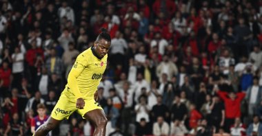 Fenerbahçe's Michy Batshuayi in action against Fatih Karagümrük at the Atatürk Olympic Stadium, Istanbul, Türkiye, April 14, 2024. (AA Photo)