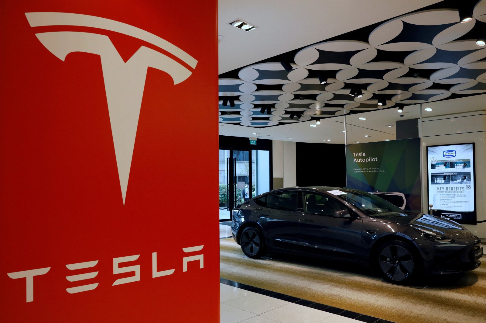 A Tesla Model 3 car is seen at the automaker&#039;s showroom in Singapore, Oct. 22, 2021. (Reuters Photo)