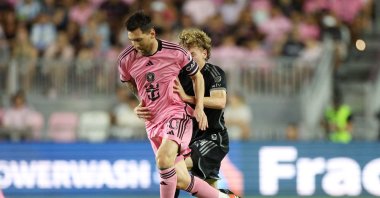 Inter Miami&#039;s Lionel Messi (L) and Nashville&#039;s Jacob Shaffelburg battle for the ball in the first half at Chase Stadium, Fort Lauderdale, Florida, U.S., April 20, 2024. (Reuters Photo)