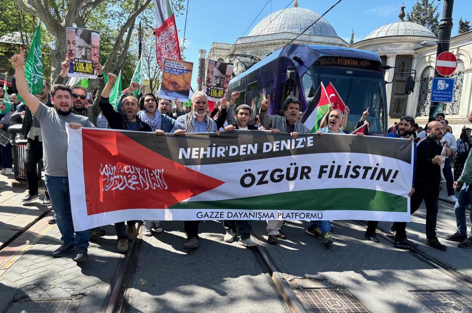 Thousands protest Israel&#039;s attacks on Gaza at a march organized by the Humanitarian Aid Foundation (IHH), Istanbul, Türkiye, April 21, 2024. (IHA Photo)
