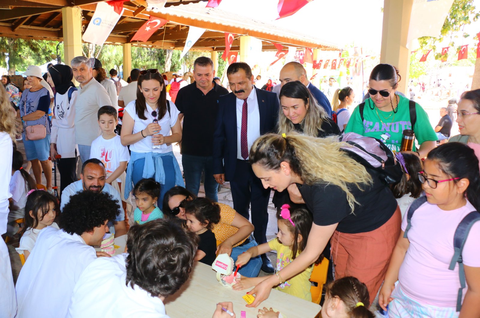 Antalya Metropolitan Municipality celebrates the April 23 Children and Kite Festival, Antalya, Türkiye, April 22, 2024. (IHA Photo)