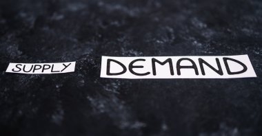 &quot;Recent analyses by leading international economic institutions highlight that, in the 50 years from 1970 to 2020, the influence of demand shocks now outweighs supply shocks in the fluctuation of global inflation.&quot; (Shutterstock Photo)