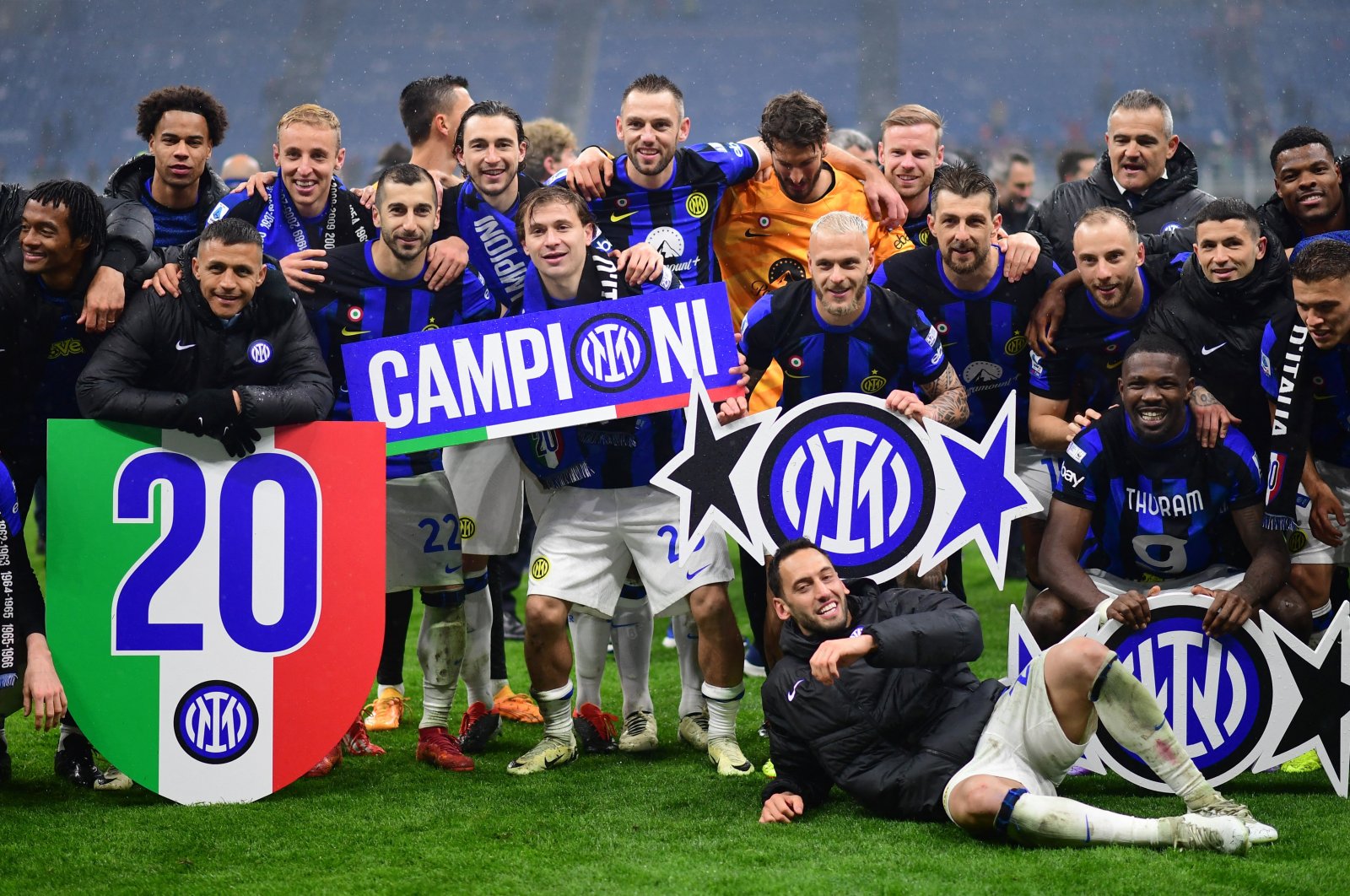 Inter Milan players celebrate winning their 20th Serie A title after the match against AC Milan at the San Siro, Milan, Italy, April 22, 2024. (Reuters Photo)