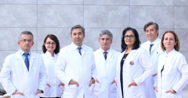 The team of doctors at Gaziantep University's Kahraman Eruslu Kidney Transplant Hospital, Gaziantep, Türkiye, April 24, 2024. (IHA Photo)