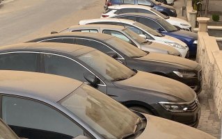 Meteorological warnings urge precautions for a dust storm in the Marmara region, Bursa, Türkiye. (IHA Photo)