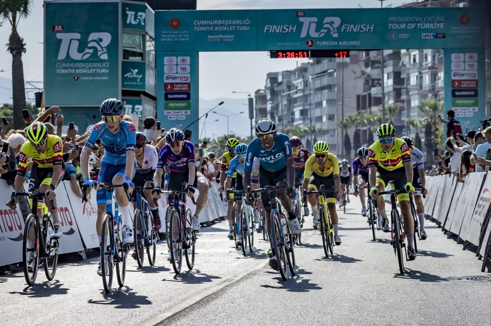 Cyclists in action during the Presidential Tour of Türkiye, Antalya, Türkiye, April 24, 2024. (IHA Photo)