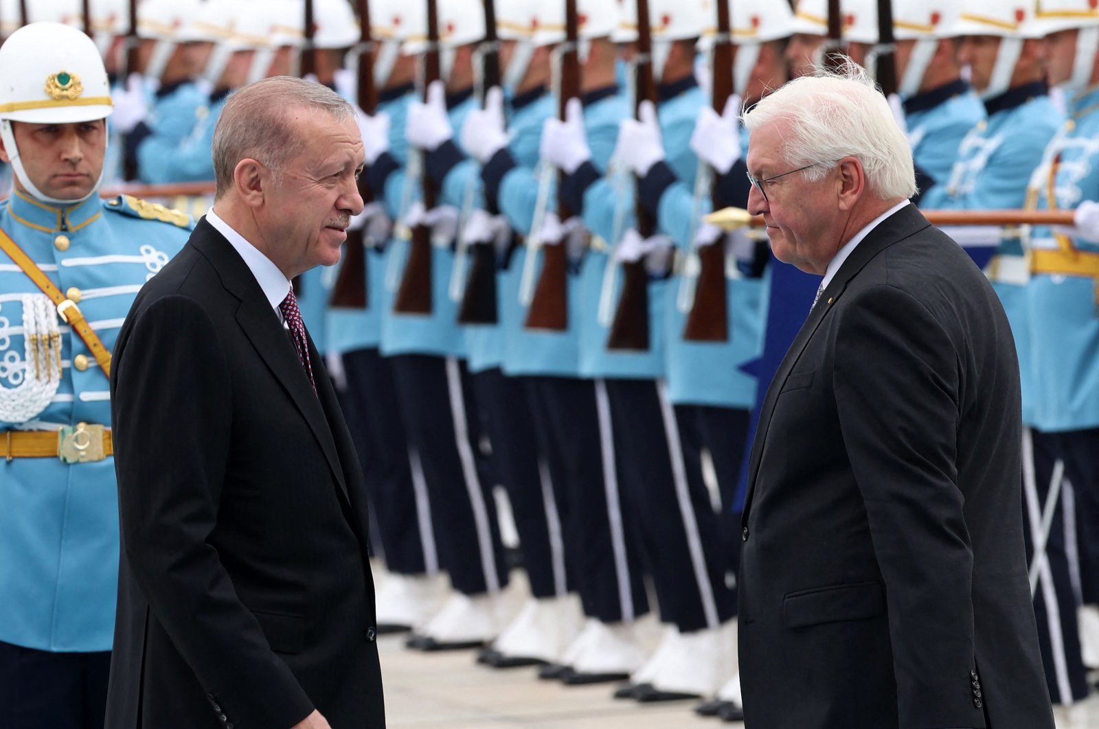 President Recep Tayyip Erdoğan (L) and German President Frank-Walter Steinmeier take part in a welcoming ceremony before a meeting at the Presidential Complex, Ankara, Türkiye, April 24, 2024. (AFP Photo)