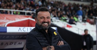 Sivasspor coach Bülent Uygun during the match against Fenerbahçe at the New Sivas 4 Eylül Stadium, Sivas, Türkiye, April 22, 2024. (AA Photo)