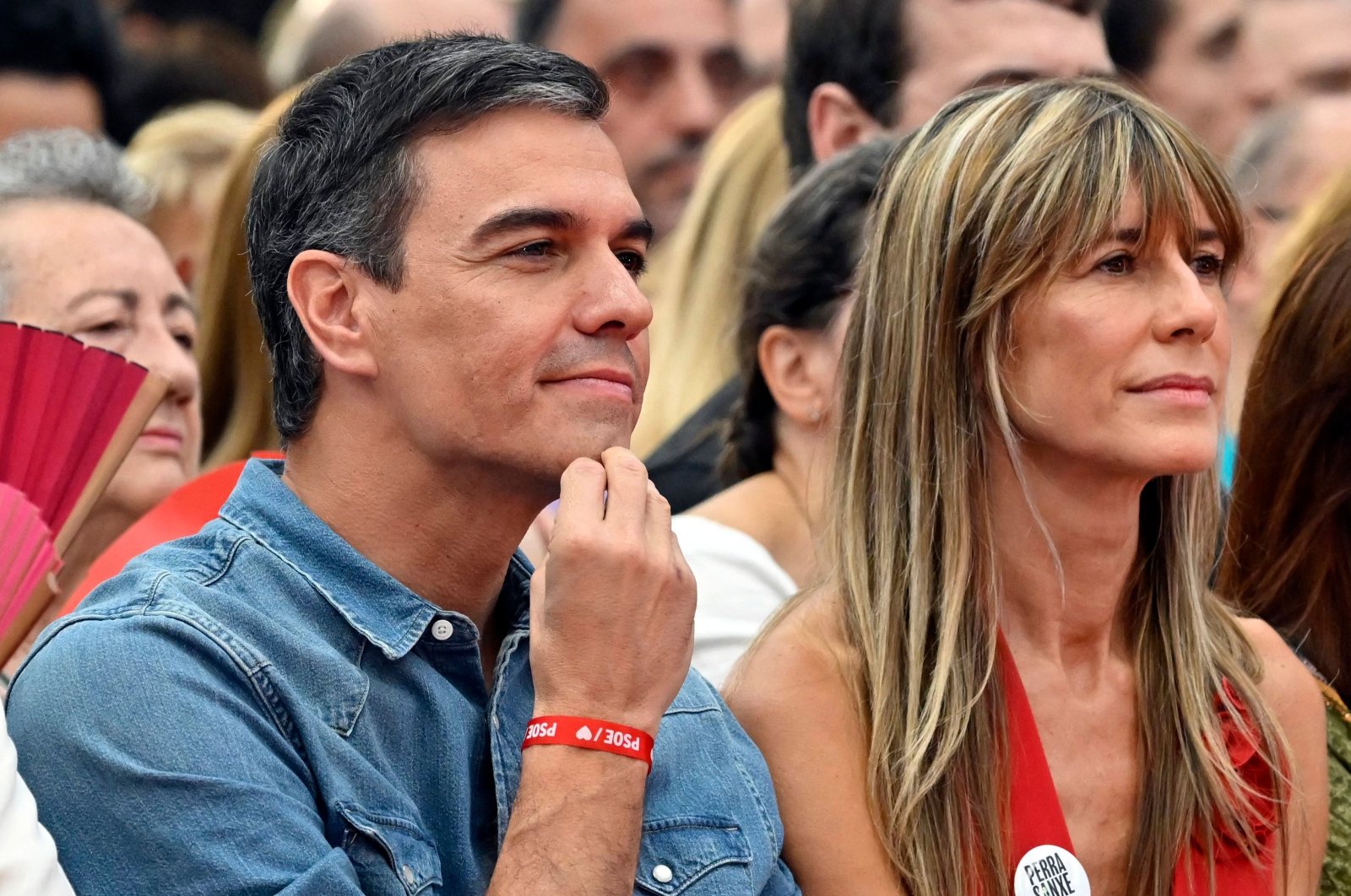 Spanish PM Pedro Sanchez (L) and his wife Begona Gomez attend a campaign rally in Getafe, Spain, July 21, 2023. (AFP Photo)