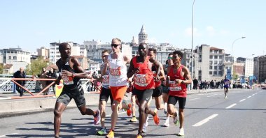 Runners in action during the 19th Istanbul Half Marathon, Istanbul, Türkiye, April 28, 2024. (DHA Photo)