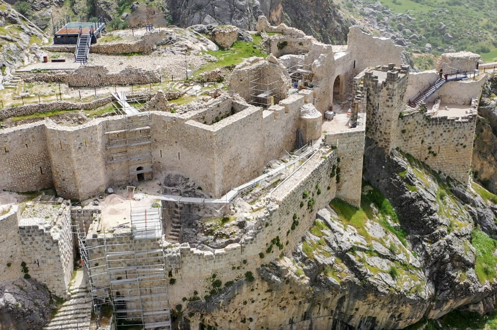 Qahta Castle has been almost completely restored after it was destroyed by the earthquake