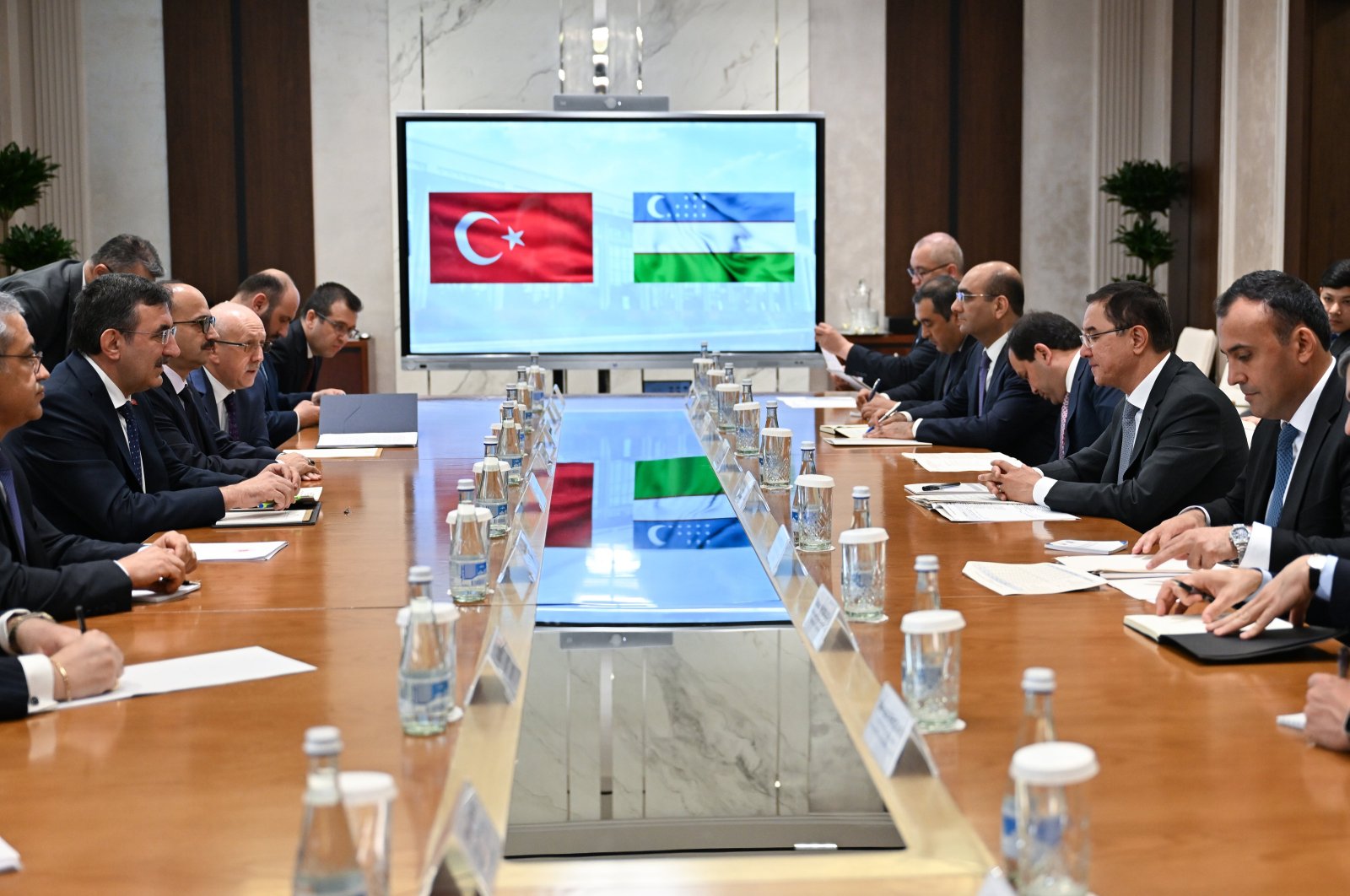 Türkiye Cumhurbaşkanı Yardımcısı, Özbekistan ile 5 milyar dolarlık ticaret hedefine ulaşılacağına olan güvenini ifade etti
