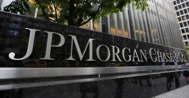 A view of the exterior of the JPMorgan Chase &amp; Co. corporate headquarters in New York City. U.S., May 20, 2015. (Reuters Photo)