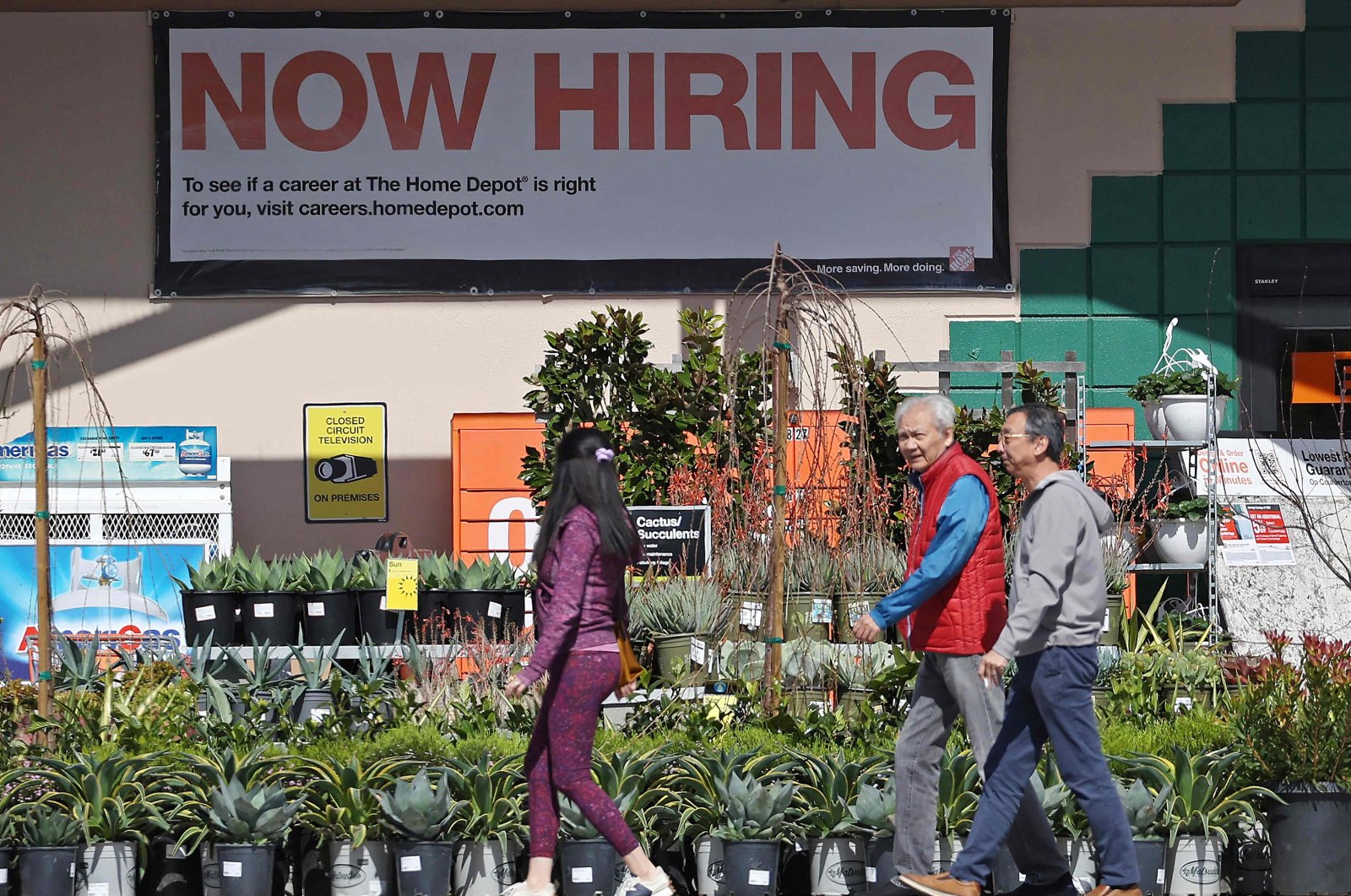 US hiring slows in April, unemployment rate ticks up to 3.9%