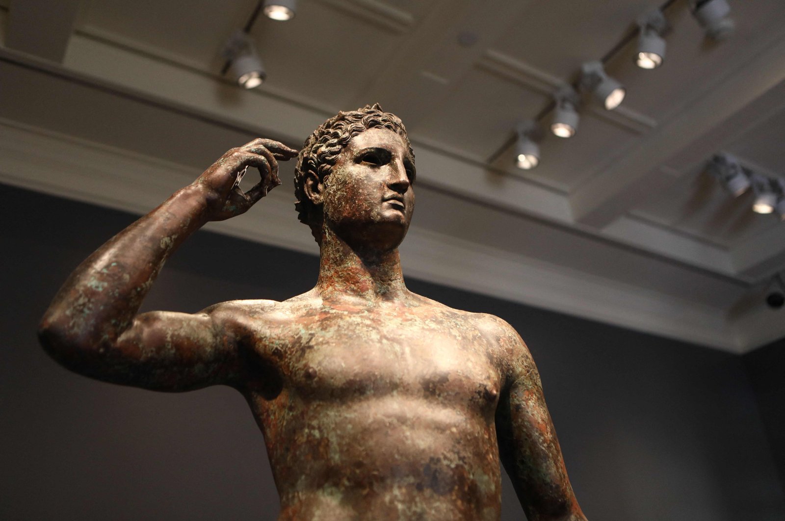 The statue known as &quot;Victorious Youth&quot; is displayed at the Getty Villa, Los Angeles, California, U.S., Dec. 13, 2018. (AFP Photo)