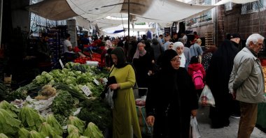 People shop at a fresh market in Istanbul, Türkiye, May 24, 2023. (Reuters Photo)