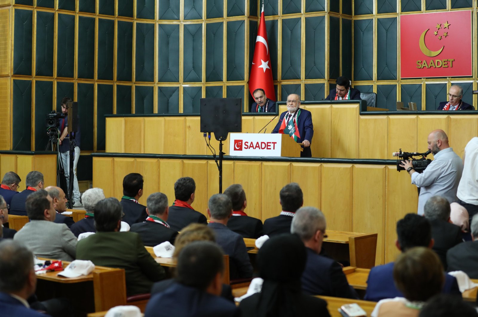 Felicity Party (SP) Chairperson Temel Karamollaoğlu addresses his party&#039;s parliamentary group meeting in the capital, Ankara, Türkiye, April 17, 2024. (DHA Photo)