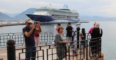 Cruise ship Marella Discovery 2 carrying mostly British tourists arrives in Antalya's Alanya port, May 9, 2024. (AA Photo)