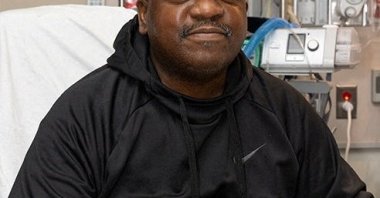 Rick Slayman, a man with end-stage renal disease who became the first human to receive a new kidney from a genetically modified pig and later died, sits at Massachusetts General Hospital, Boston, Massachusetts, U.S. (Reuters Photo)