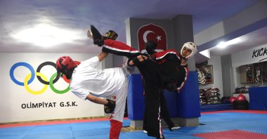 Turkish teen kickboxers Nisanur Berge (L) and Alim Yönten train for the Turkish Open WAKO World Cup, Istanbul, Türkiye, May 7, 2024. (AA Photo)