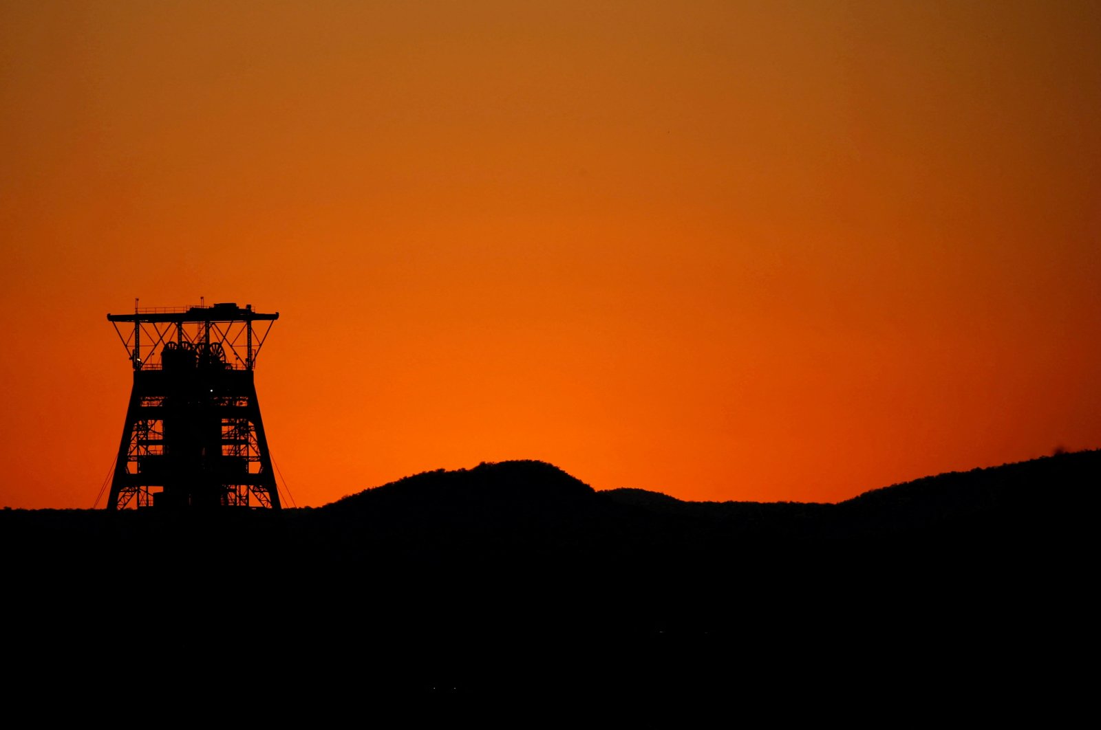 A pit head is seen at the Tumela platinum mine, an Anglo American open pit mine located in Thabazimbi, Limpopo Province, South Africa, June 9, 2016. (Reuters Photo)