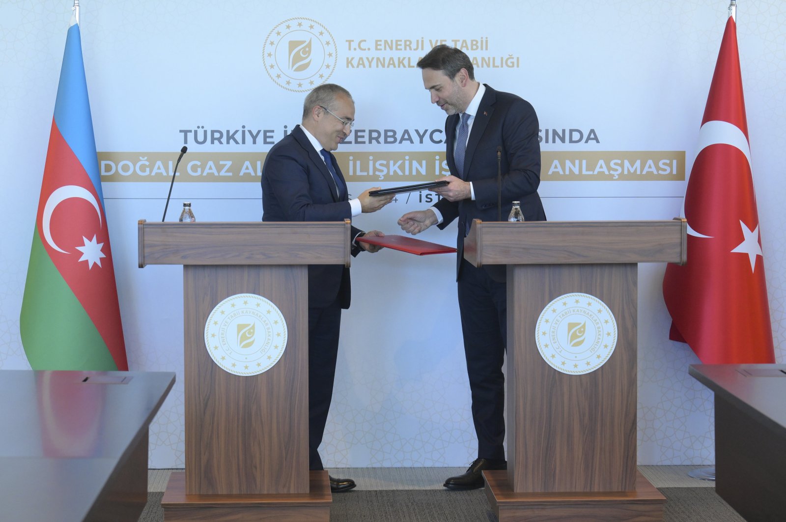 Energy and Natural Resources Minister Alparslan Bayraktar (R) and Azerbaijani Minister of Economy Mikayil Cabbarov during a ceremony on natural gas cooperation, Istanbul, Türkiye, May 14, 2024. (AA Photo)