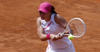 Poland's Iga Swiatek returns to U.S.'s Madison Keys during the Women's WTA Rome Open at Foro Italico, Rome, Italy, May 14, 2024. (AA Photo)