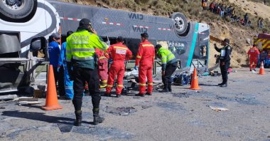 Rescuers inspect the bus crash site in the Ayacucho region, Peru, May 14, 2024. (AFP Photo)