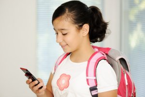 The National Intelligence Organization (MIT) emphasizes parental involvement for children's online safety. (Shutterstock Photo)